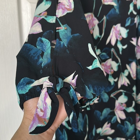 Catherines Black/Multicolored Floral Blouse Size 3X NWT - Picture 6 of 7